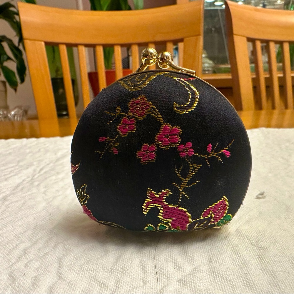 NWOT embroidered trinket pouch